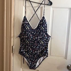 Adorable swimsuit!!!